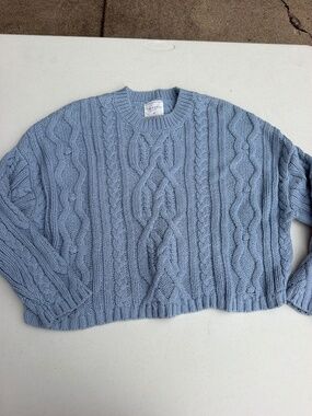 Soho & Stella knit sweater women’s size Medium light blue